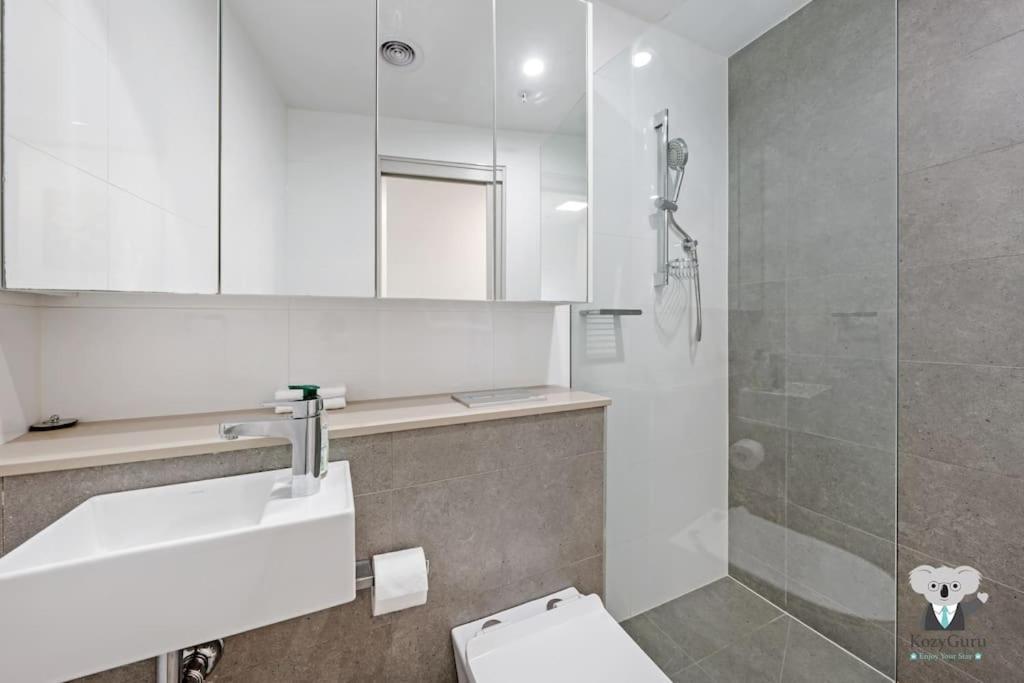 Kozyguru Rhodes Water View 2 Bed Parking Sydney